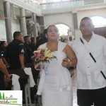 Carlos y Jennipher marchan hacia el altar (3) Carlos y Jennipher marchan hacia el altar (3)