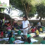Jóvenes y niños participando del taller.. Jóvenes y niños participando del taller..