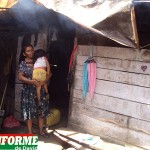 La improvisada vivienda alberga a 10 personas, entre ellos menores de edad... La improvisada vivienda alberga a 10 personas, entre ellos menores de edad...