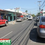 Los estacionamientos son limitados y algunos carros permanecen hasta tres horas o más en el mismo sitio (1) Los estacionamientos son limitados y algunos carros permanecen hasta tres horas o más en el mismo sitio (1)