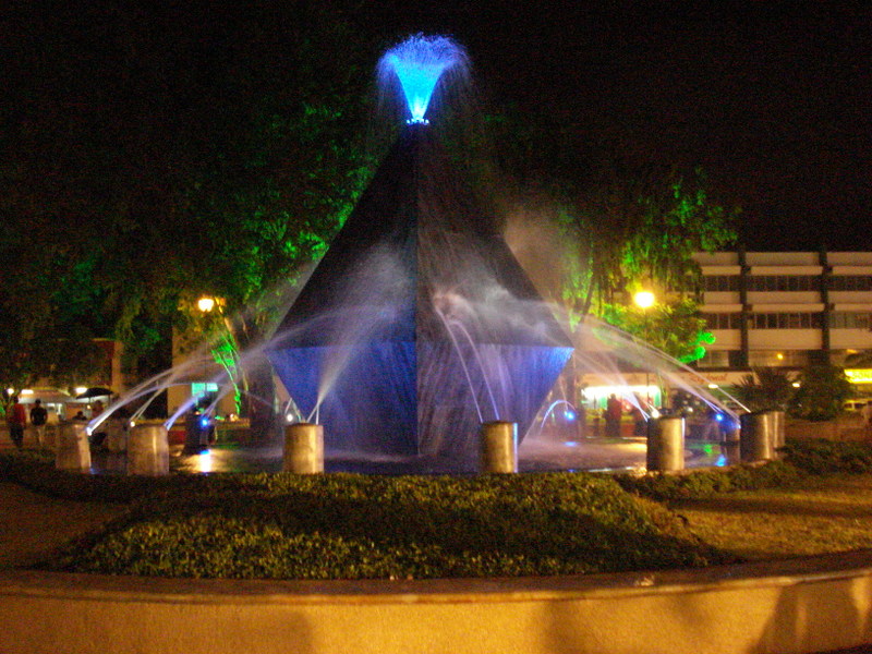 Parque Cervantes de noche